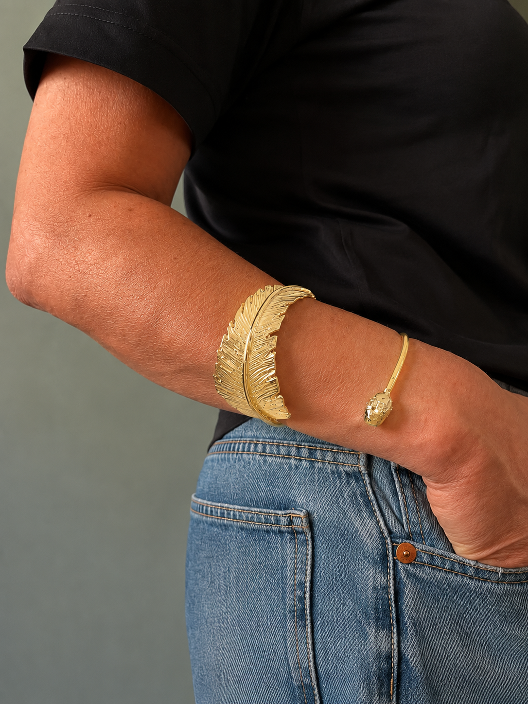 Bracciale in bronzo piuma